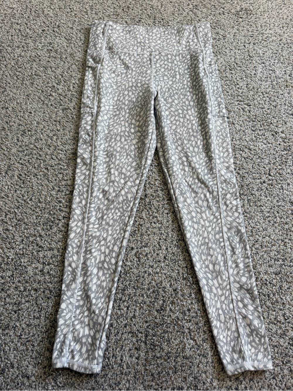 Hurley Women’s Gray/White L High Rise Ankle Animal Print Yoga Leggings